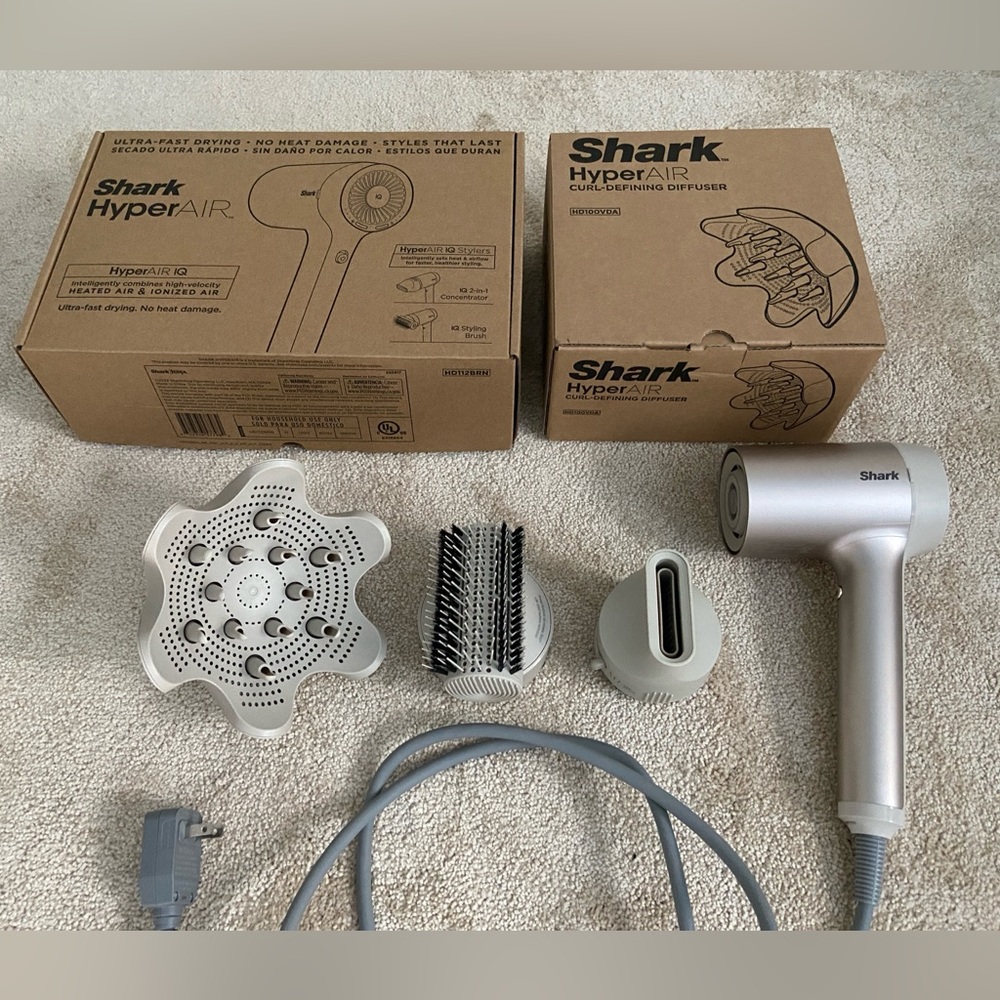 SHARK HyperAIR IQ Hairdryer w/ Three Attachments- Including Diffuser
